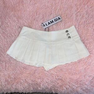 I.am.gia White Remini Pleated Mini Skort